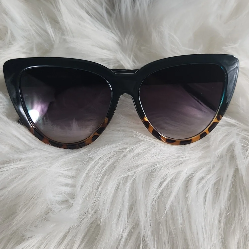 Fashion Sunglasses, women's green and Tortoise shell sunglasses. - Picture 3 of 9